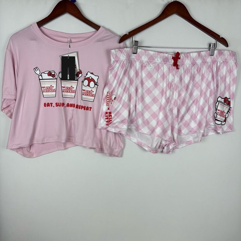 NWT‎ Hello Kitty Cup Noodles Crop Short Sleep Set
